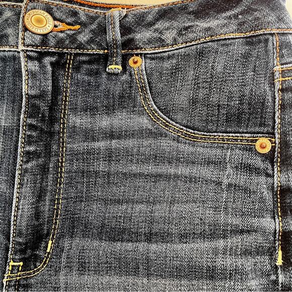 American Eagle Outfitters Sky High Shortie jean shorts size 6 - Picture 3 of 8